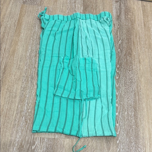 Free People Size SP Green Striped Women Shorts - Picture 5 of 10